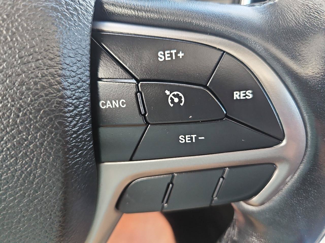 Used 2021 Jeep Grand Cherokee Limited AWD/4WD image 28