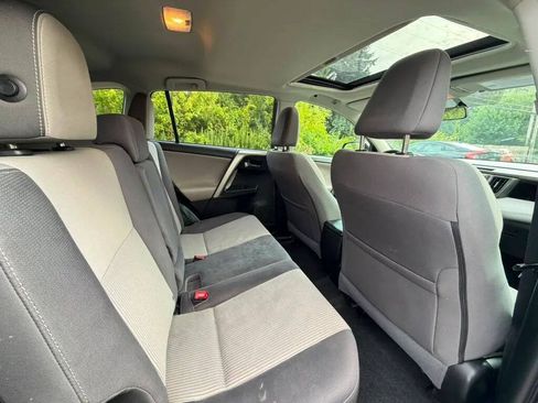 Used 2015 Toyota RAV4 XLE AWD/4WD image 8