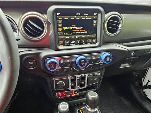 Used 2023 Jeep Wrangler Unlimited Rubicon 4xe w/ Cold Weather Group AWD/4WD image 15