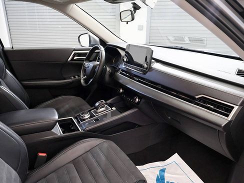 Used 2024 Mitsubishi Outlander FWD image 16