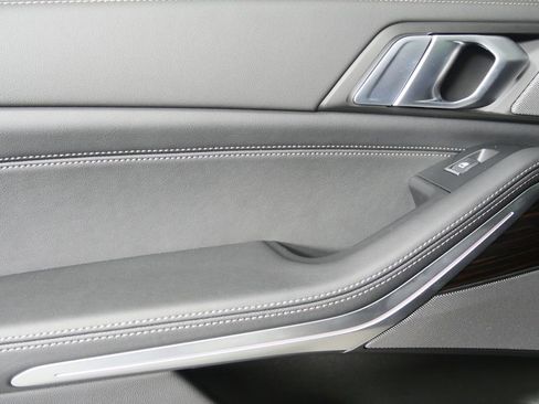 Certified 2025 BMW X5 xDrive40i w/ Premium Package image 14