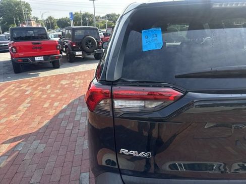 Used 2023 Toyota RAV4 LE FWD image 10