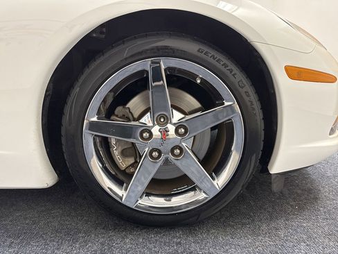 Used 2006 Chevrolet Corvette Coupe w/ Preferred Equipment Group image 9