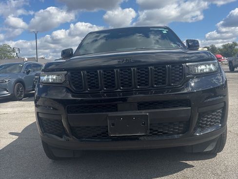 Used 2024 Jeep Grand Cherokee L Laredo image 11