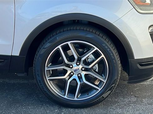 Certified 2018 Ford Explorer Sport image 6
