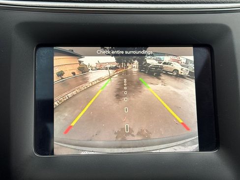 Used 2020 Jeep Cherokee Latitude Plus w/ Comfort/Convenience Group image 19