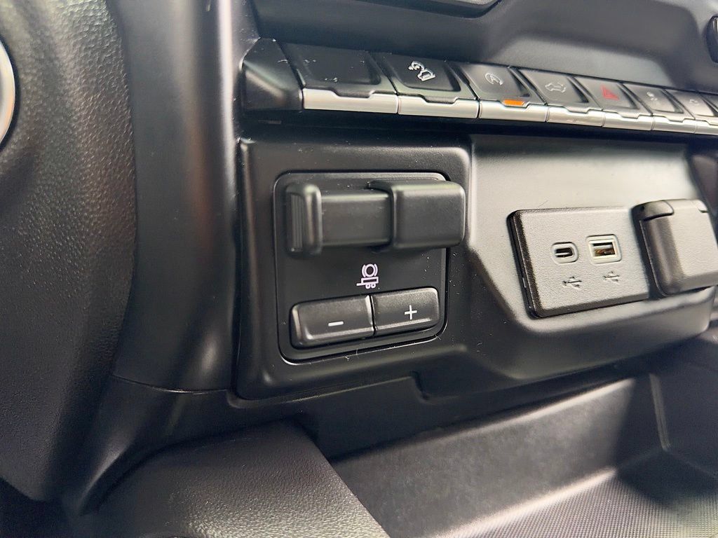 Used 2020 Chevrolet Silverado 1500 RST AWD/4WD image 19