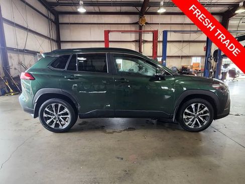Used 2023 Toyota Corolla Cross XLE w/ Convenience Package FWD image 4