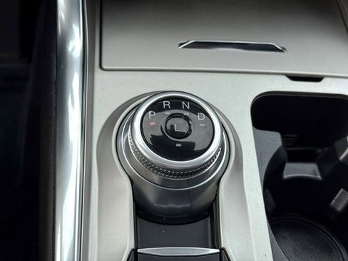 Certified 2022 Ford Explorer XLT w/ Equipment Group 202A image 33