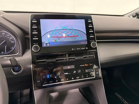 Used 2020 Toyota Avalon Limited w/ All Weather Liner Package FWD image 17
