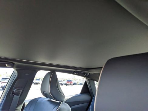 Used 2023 Toyota Crown Limited image 23