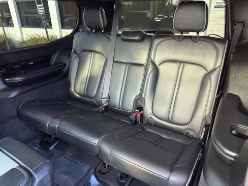Used 2023 Jeep Grand Wagoneer Series II AWD/4WD image 31