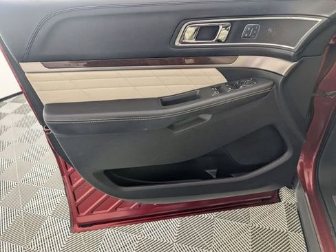 Used 2017 Ford Explorer Platinum AWD/4WD image 10