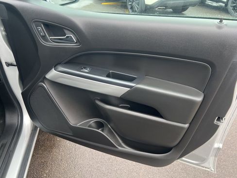 Used 2018 Chevrolet Colorado LT w/ LT Convenience Package image 19