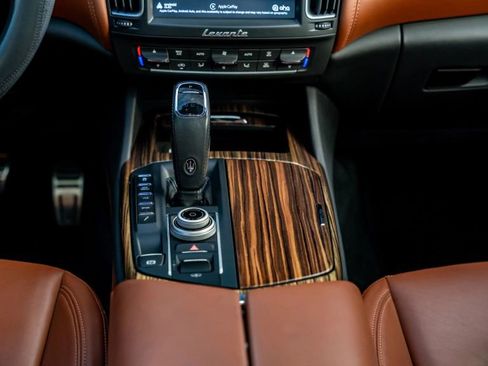 Used 2019 Maserati Levante S GranLusso image 17