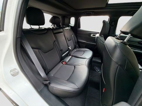 New 2026 Jeep Compass Trailhawk w/ Sun, Sound & Navigation Group AWD/4WD image 30