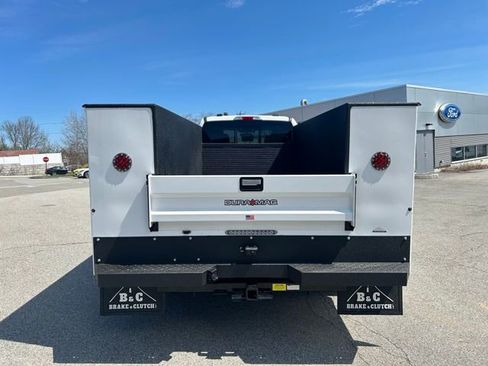 New 2026 Ford F550 4x4 Crew Cab image 4