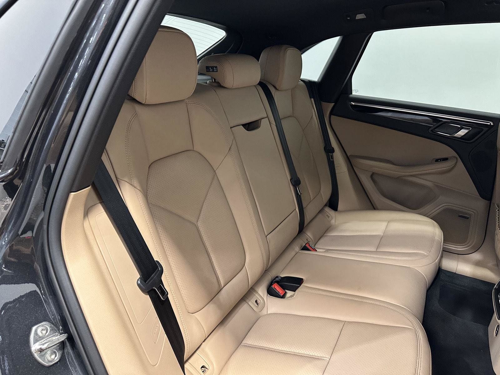 Certified 2026 Porsche Macan AWD/4WD image 41