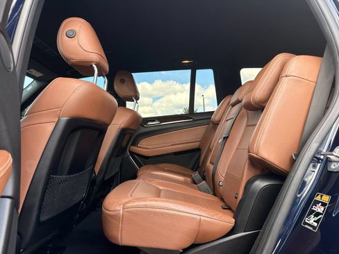 Used 2019 Mercedes-Benz GLS 450 4MATIC image 27