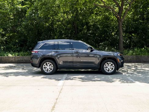 Used 2022 Jeep Grand Cherokee Limited RWD image 10
