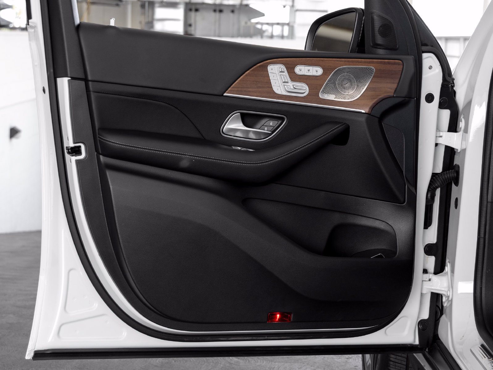 Certified 2026 Mercedes-Benz GLS 450 4MATIC image 9