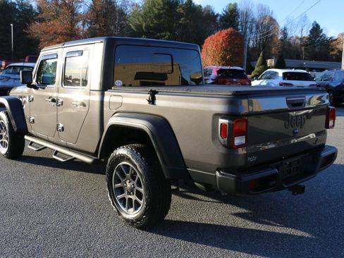 Used 2020 Jeep Gladiator Sport w/ Quick Order Package 24S image 3
