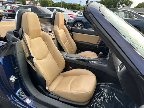 Used 2010 MAZDA MX-5 Miata Grand Touring w/ Premium Pkg RWD image 25