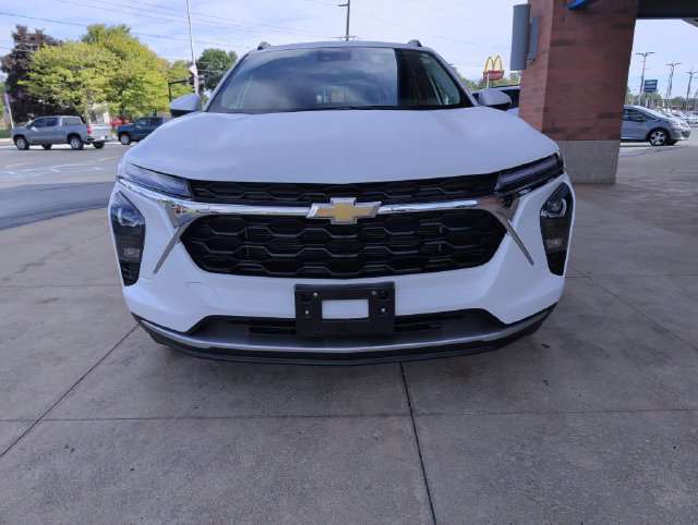 Used 2025 Chevrolet Trax LT w/ LT Convenience Package FWD image 10