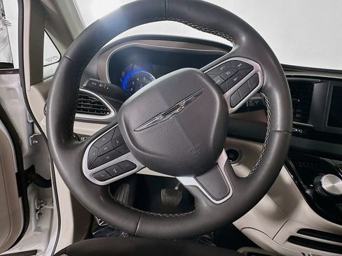 Certified 2023 Chrysler Voyager LX FWD image 18