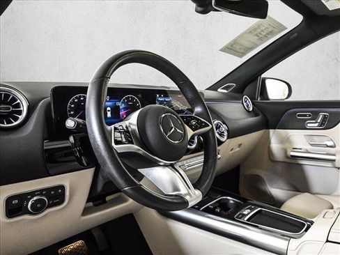 Used 2024 Mercedes-Benz GLA 250 4MATIC image 10