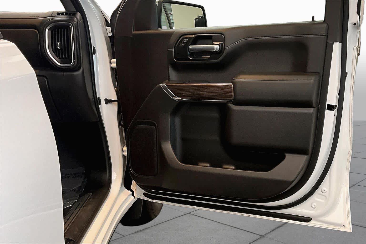 Used 2021 Chevrolet Silverado 1500 LT RWD image 19
