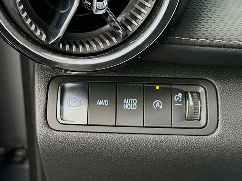 Used 2025 Chevrolet Equinox LT image 17