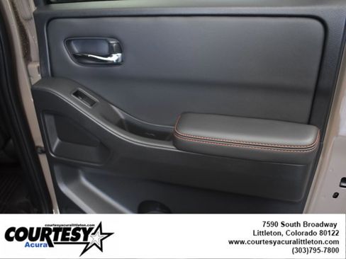 Used 2024 Nissan Frontier PRO-4X w/ Technology Package image 25