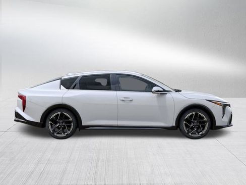 New 2025 Kia K4 GT-Line image 7