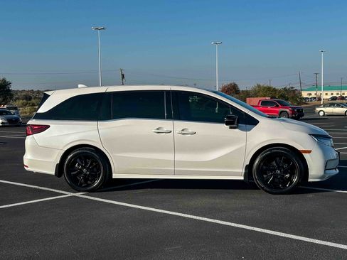 Certified 2024 Honda Odyssey Sport image 5