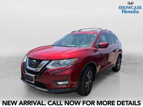 Used 2019 Nissan Rogue SV w/ Sun & Sound Touring Package AWD/4WD image 2