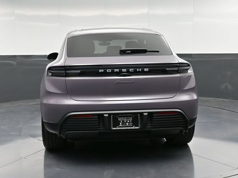 Certified 2025 Porsche Macan 4 Electric image 7