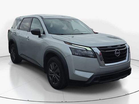 Used 2024 Nissan Pathfinder S w/ Cargo Package FWD image 4