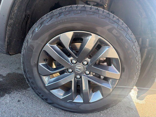 Used 2025 Honda Ridgeline Sport image 4