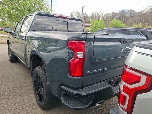 Used 2025 Chevrolet Silverado 1500 LT Trail Boss w/ LT Trail Boss Premium Package AWD/4WD image 4