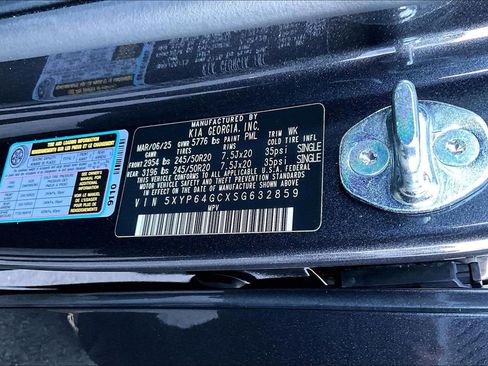 Used 2025 Kia Telluride S image 17