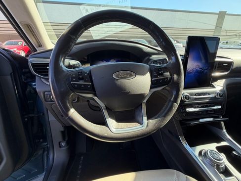Used 2020 Ford Explorer Platinum w/ Premium Technology Package AWD/4WD image 11