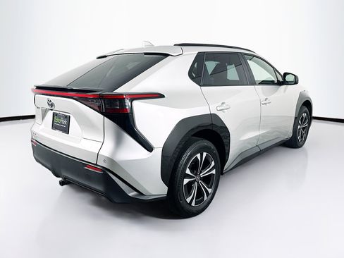 Used 2024 Toyota bZ4X XLE w/ Weather Package image 9