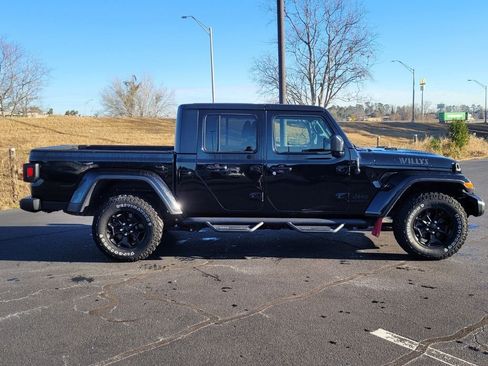 Used 2022 Jeep Gladiator Sport AWD/4WD image 11