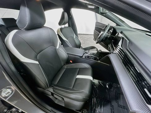 Used 2025 Toyota Camry SE FWD image 14