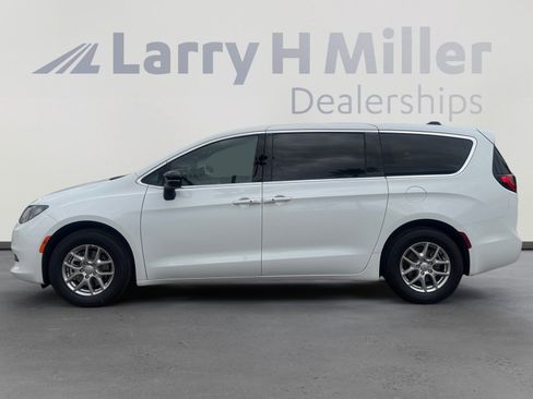 New 2026 Chrysler Voyager LX FWD image 2