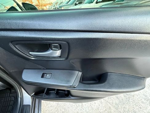 Used 2015 Toyota Camry SE image 21