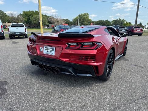 Used 2024 Chevrolet Corvette Z06 RWD image 5