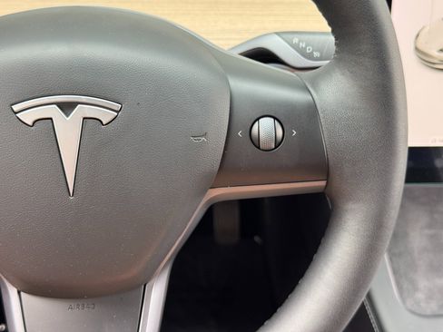 Used 2021 Tesla Model 3 Standard Range Plus image 18