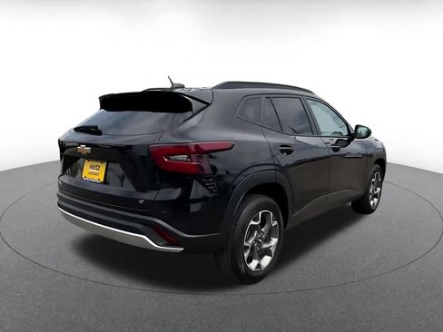 Used 2025 Chevrolet Trax LT FWD image 11